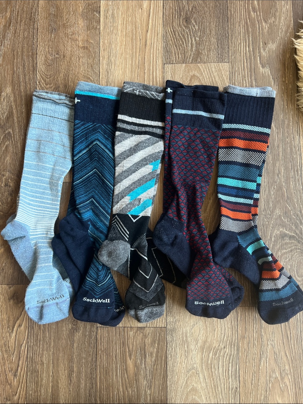 SockWell 5 pairs of Men's Compression Socks see photos for sizing
